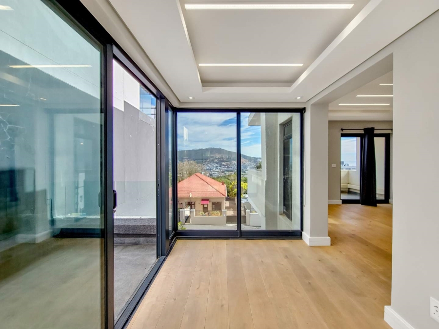 To Let 2 Bedroom Property for Rent in Vredehoek Western Cape